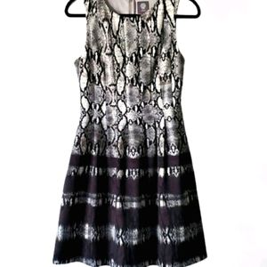 Like New! Vince Camuto Sleeveless Dress W/POCKETS!